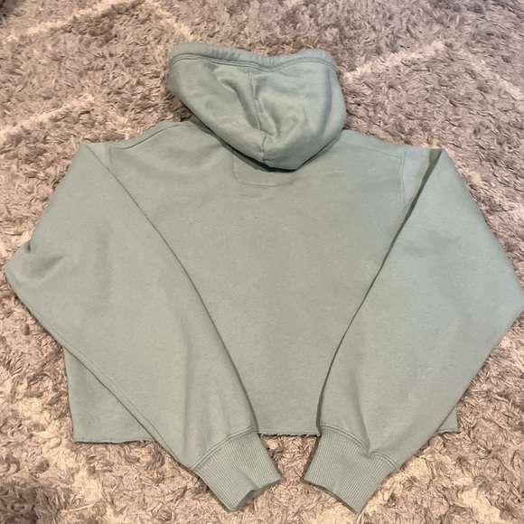 Women's/Teen - Hollister Cropped Long Sleeve Sweatshirt - MINT Shape - Size XS - Picture 8 of 9